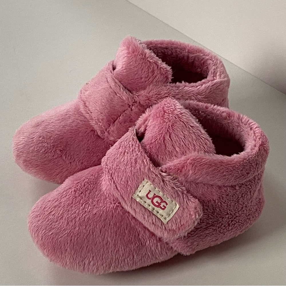 UGG Baby Bixbee Stuffie Size 4 5 Infant Pink Fleece Booties Girls Shoes Slippers